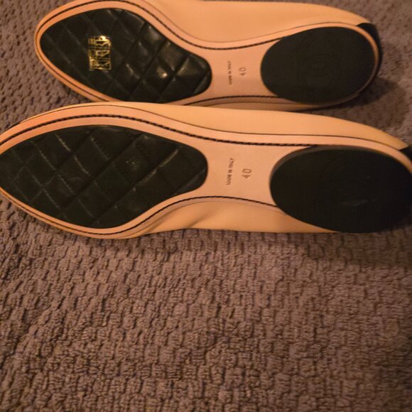 NEVER WORN CHANNEL SIZE 40 - Picture 2 of 5